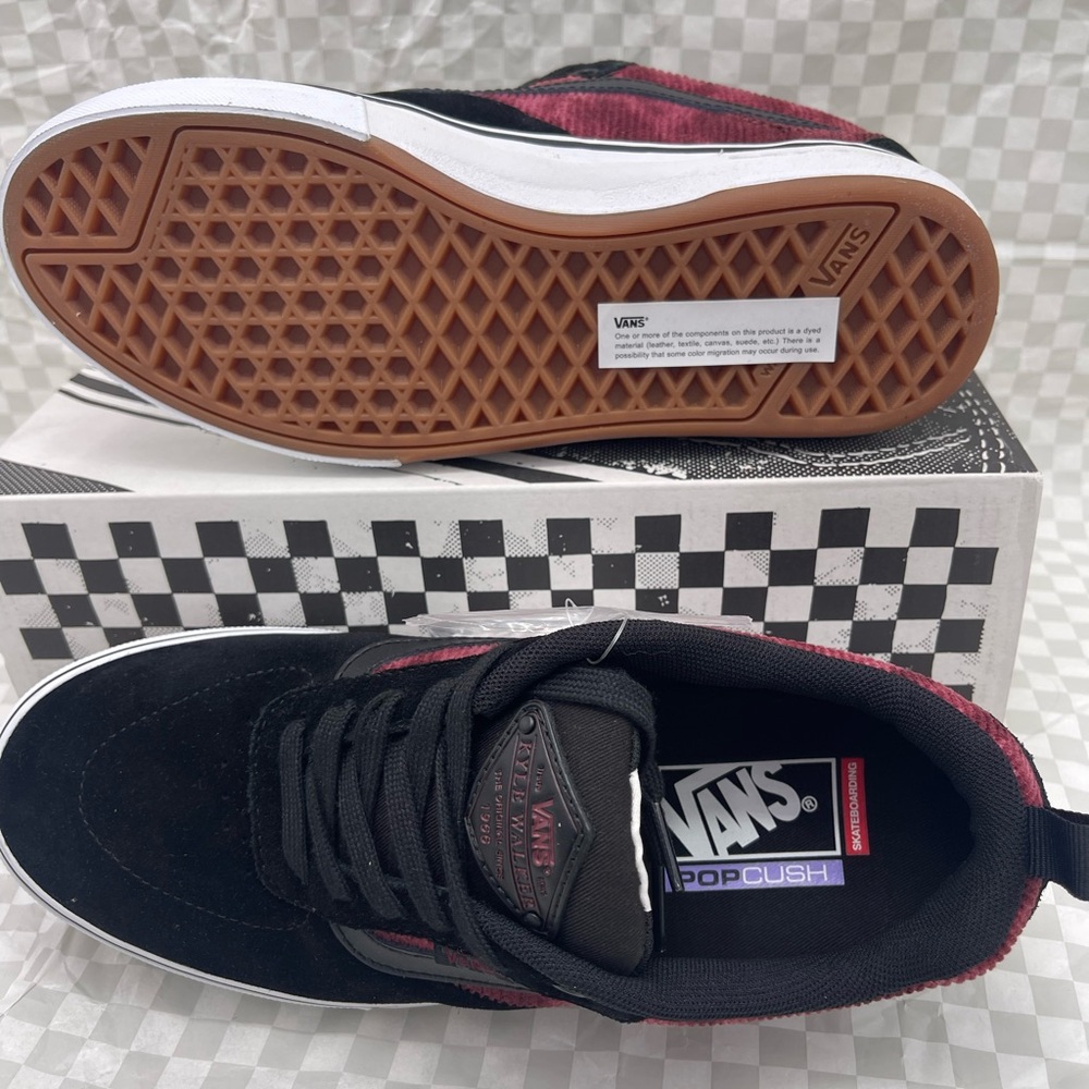 Vans WMNS Kyle Walker
Corduroy Tie-Dye/Black/White Sneakers 
VN0A5JIEX4C - Picture 3 of 16